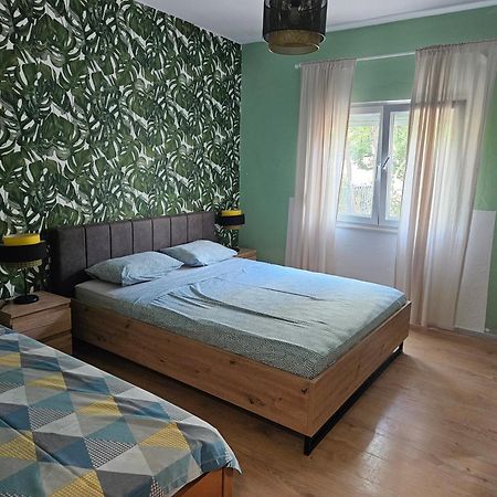 Apartmani Ljuba Rogoznica  Eksteriør bilde
