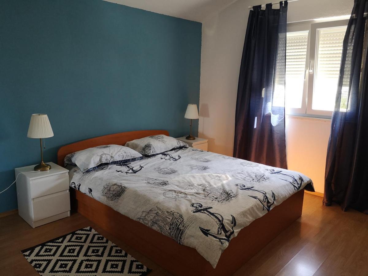 Apartmani Ljuba Rogoznica  Eksteriør bilde